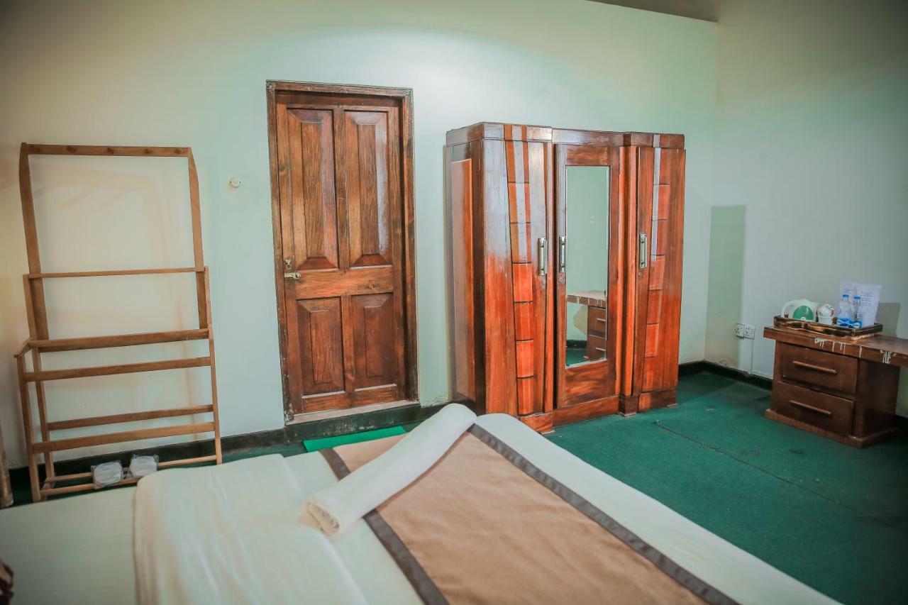 Blandford Bungalow Нувара-Элия Экстерьер фото