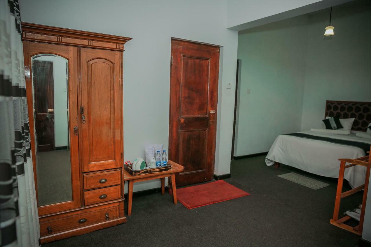 Blandford Bungalow Нувара-Элия Экстерьер фото